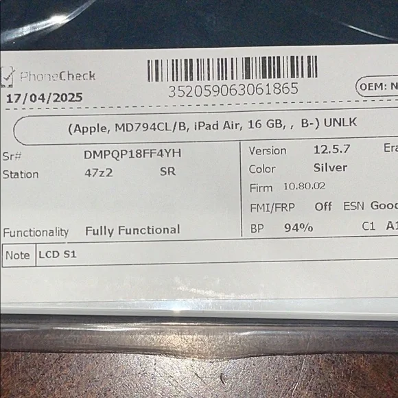 Apple White iPad Air - Picture 3 of 4